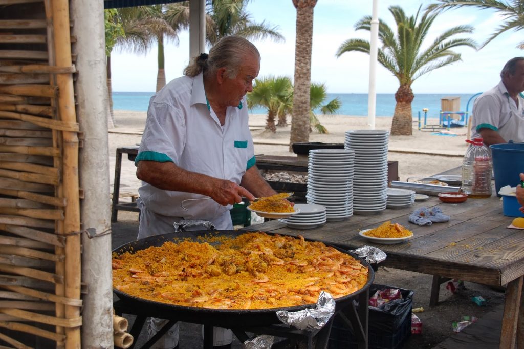 Paella på Ayos på stranden Burriana